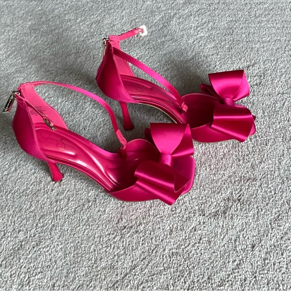 Jessica Simpson Fuchsia Bow Heels - Picture 2 of 6